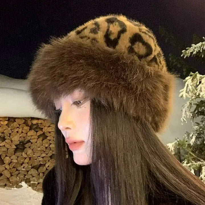 Cappello in pelliccia sintetica felina