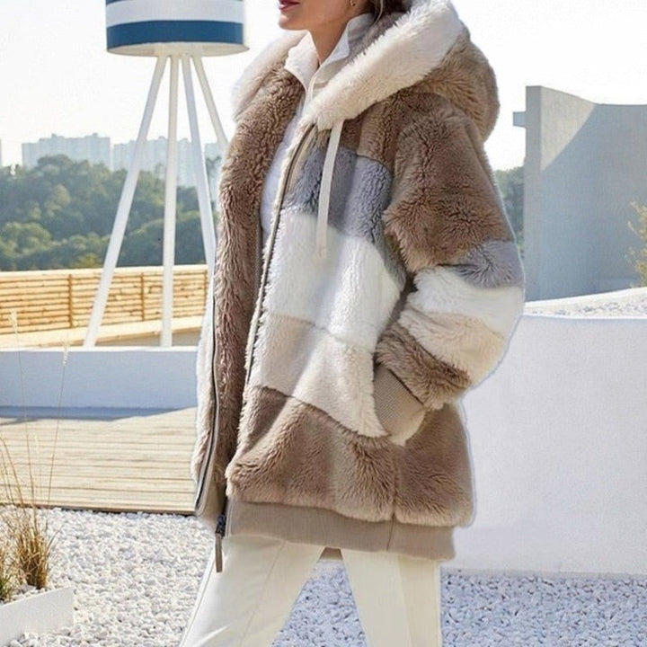 Gilet con cappuccio Liora, lussuosamente morbido